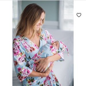 ♏️SOLD♏️ delivery maternity robe and Swaddle set